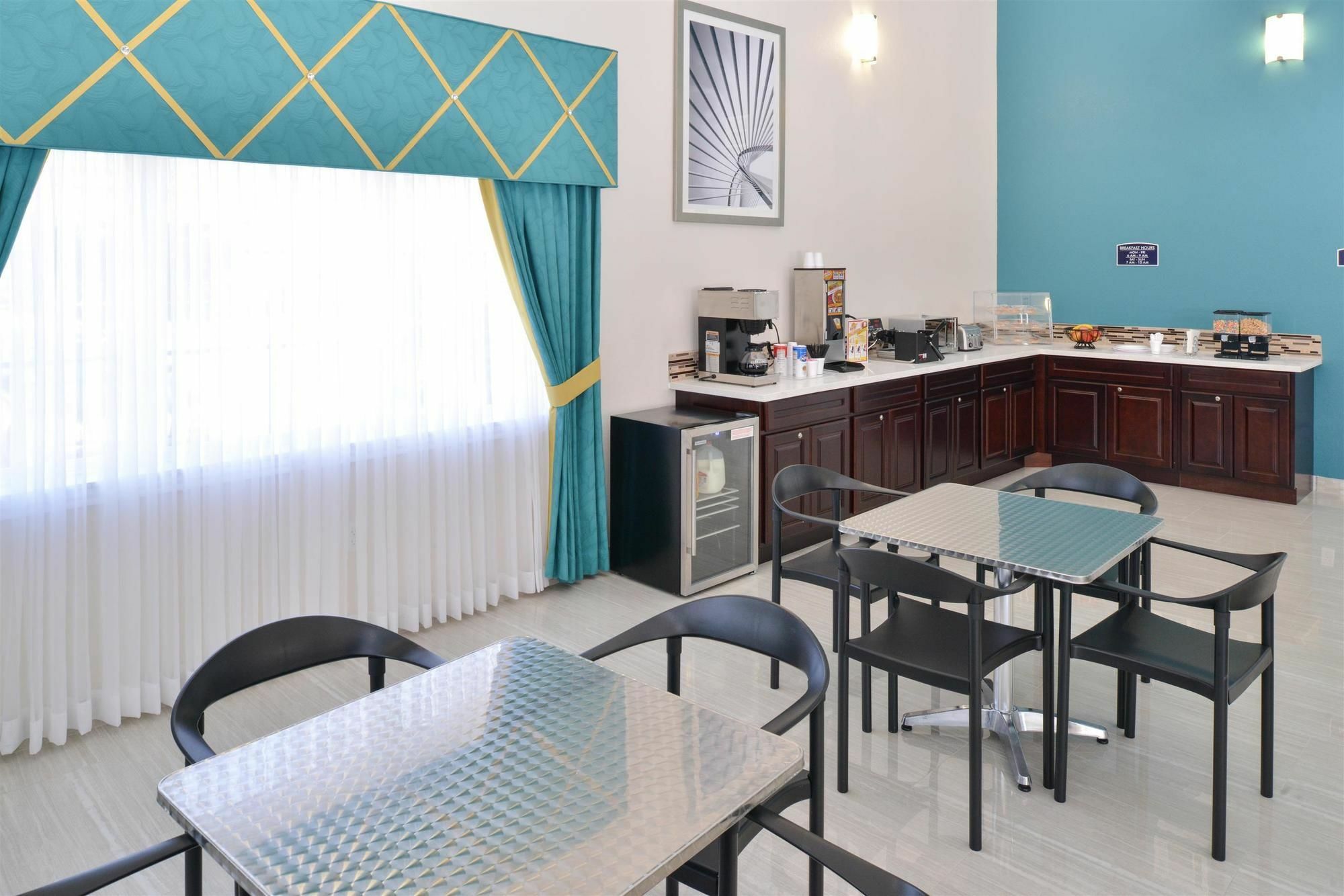 Regency Inn & Suites- Nw Houston Jersey Village Екстер'єр фото